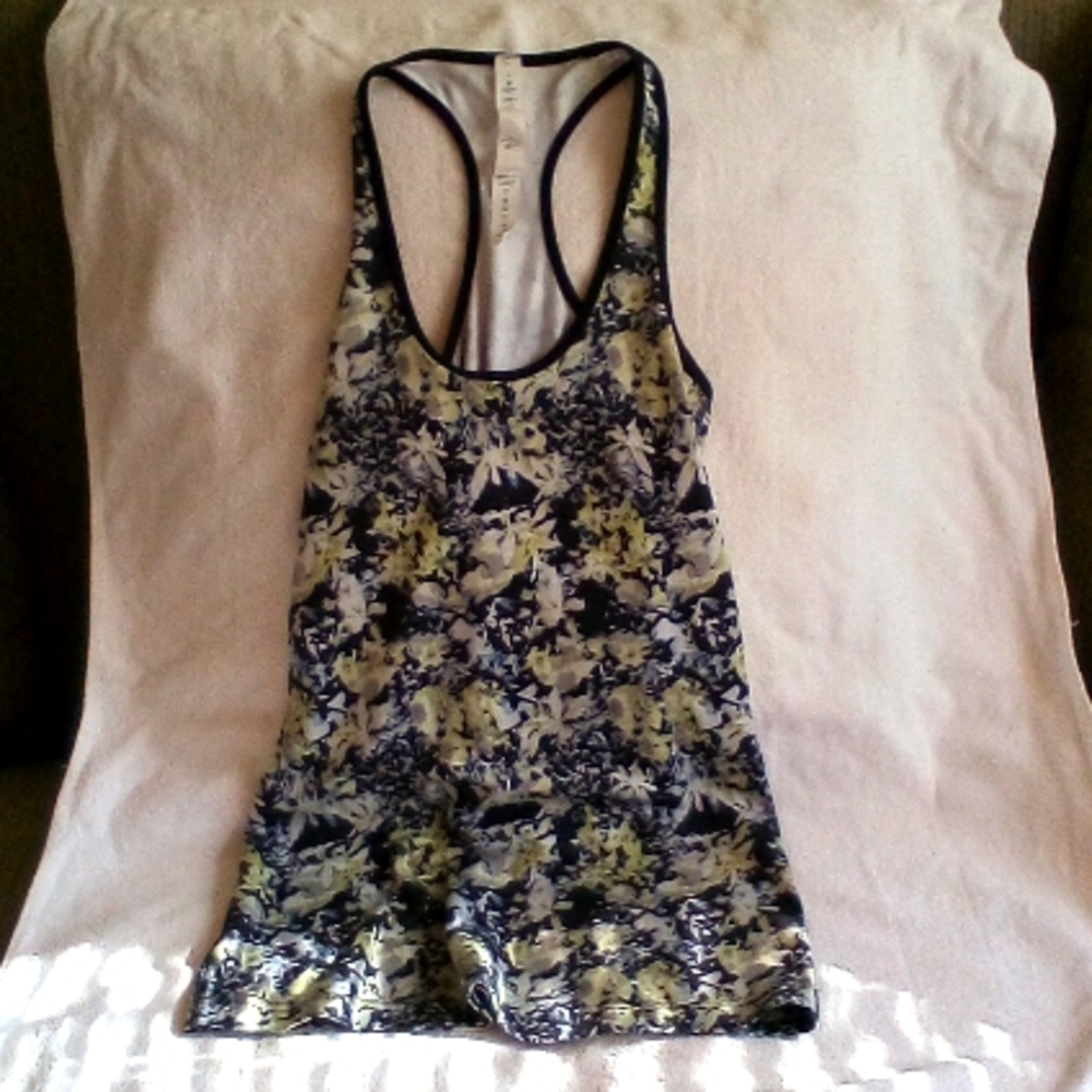 Lululemon Razorback Tank ..OBO